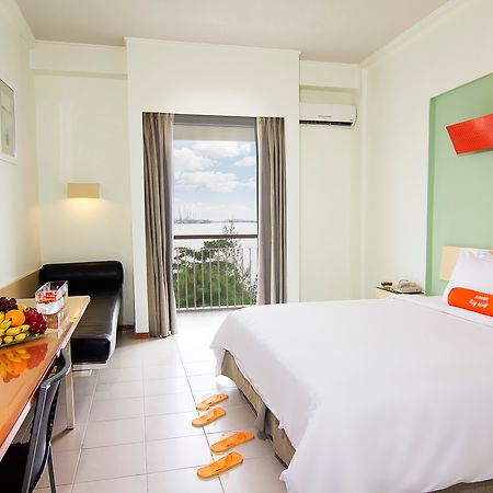 Sekupang Harris Resort Batam Waterfront מראה חיצוני תמונה