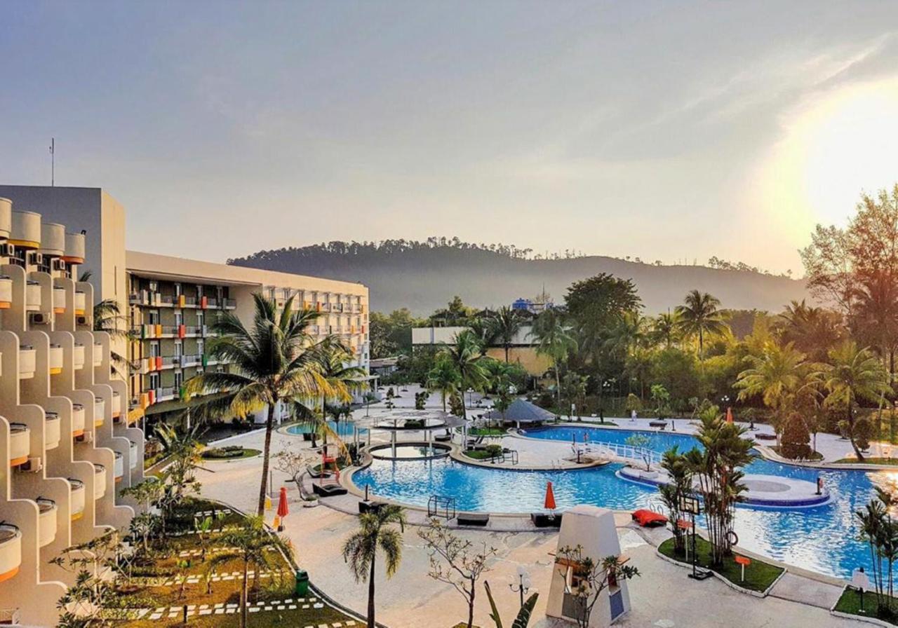 Sekupang Harris Resort Batam Waterfront מראה חיצוני תמונה