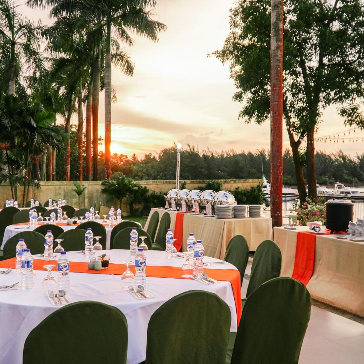 Sekupang Harris Resort Batam Waterfront מראה חיצוני תמונה