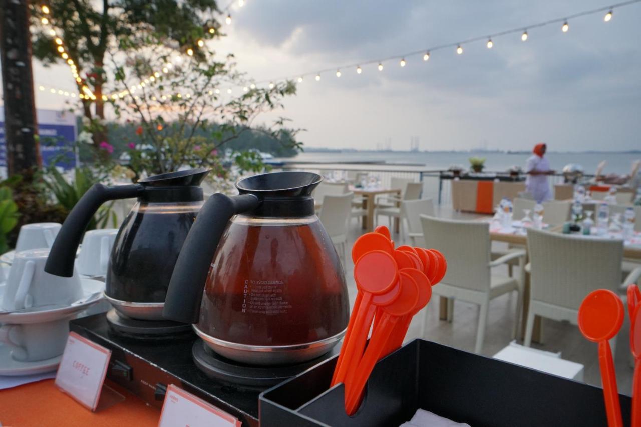 Sekupang Harris Resort Batam Waterfront מראה חיצוני תמונה